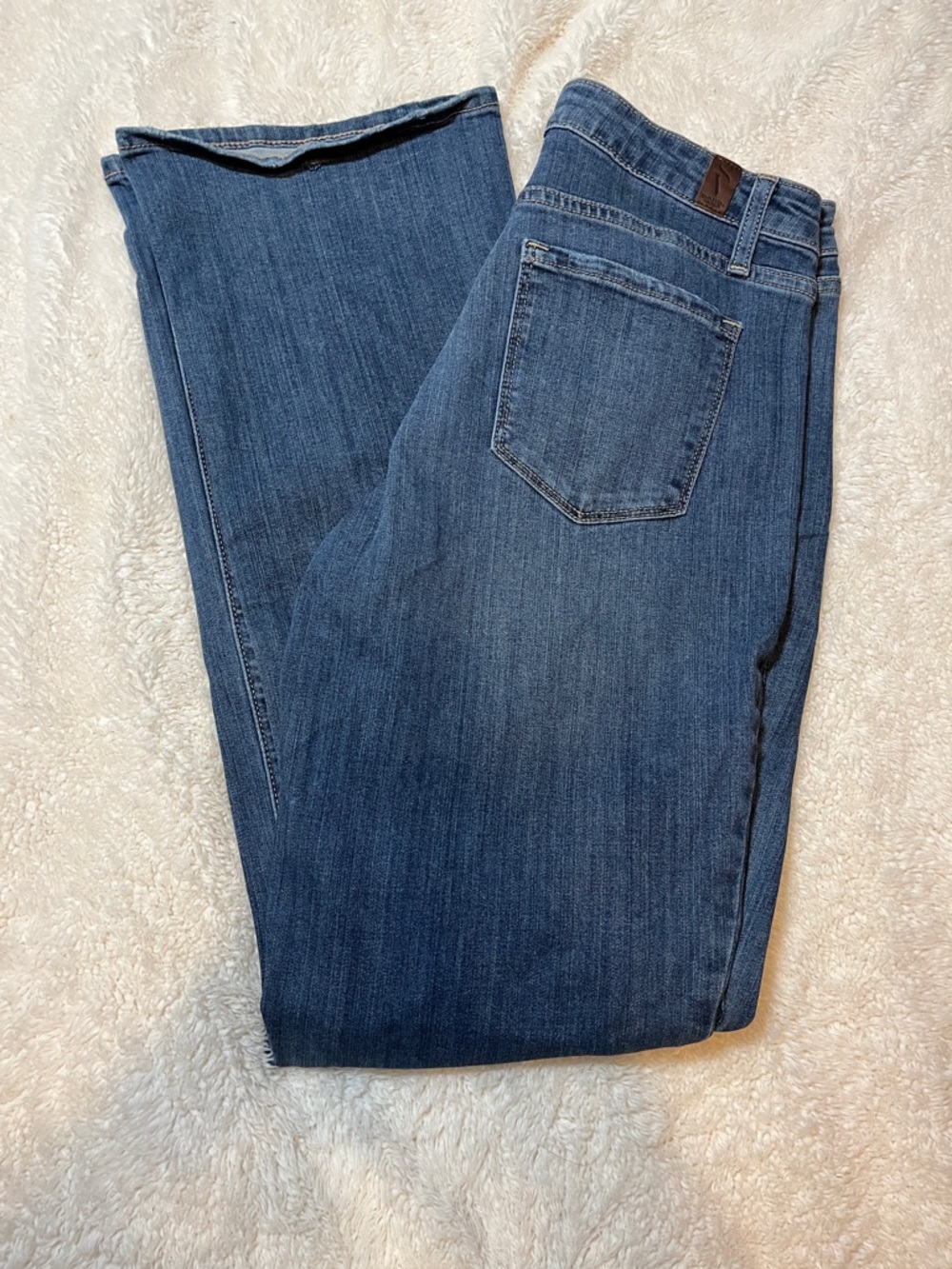 Vera Wang Medium Wash Blue bootcut